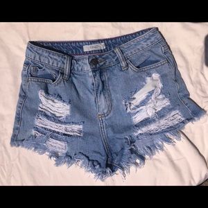 cute denim shorts!